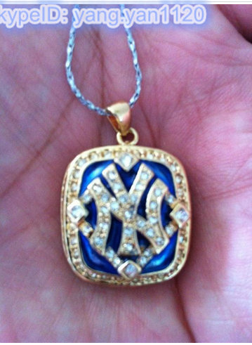 MLB New York Yankees World Champions Pendant