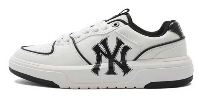 Men's New York Yankees Chunky Liner Baseball Shoes Sneakers White Cream 010